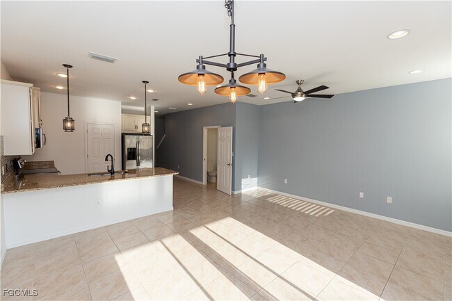 Building Photo - 3770 Tilbor Circle