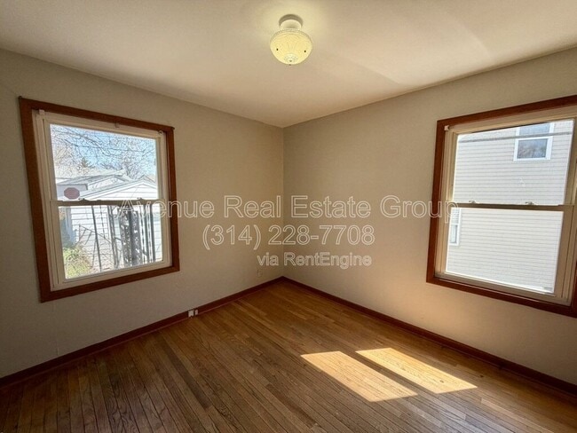 Building Photo - 9905 Iveland Dr