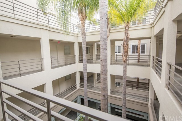 Building Photo - 2243 Martin-
