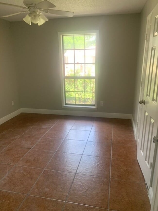 Building Photo - Renovated 3 Bedroom 2 Bath Home for Rent!!