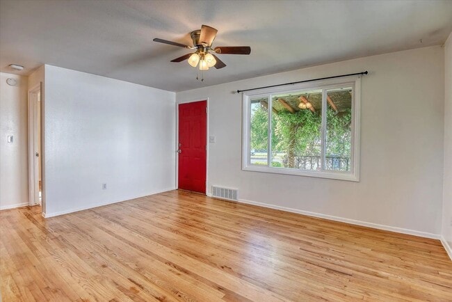 Building Photo - Beautiful 3bed/2 bath home in the heart of Shadle Park - coming soon