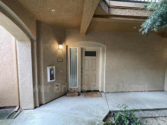 Building Photo - 1900 Danbrook Dr