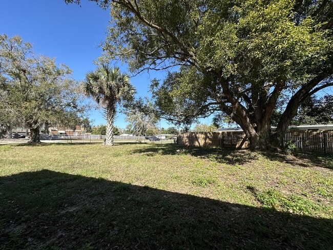 Building Photo - 501 Ridge Manor Dr