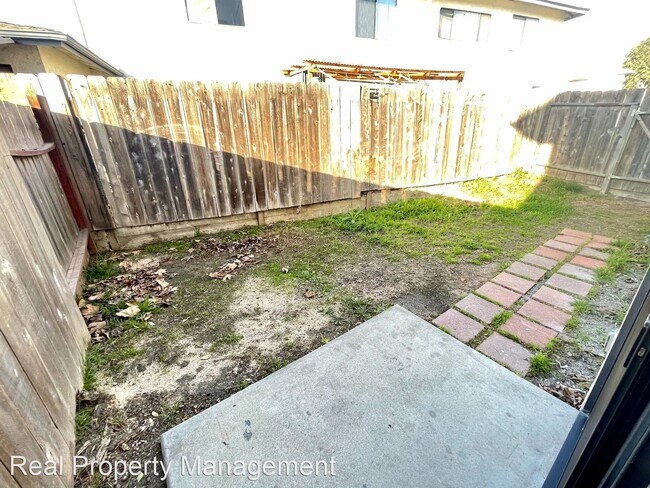 Building Photo - 2 br, 1.5 bath House - 3466 Los Mochis Way