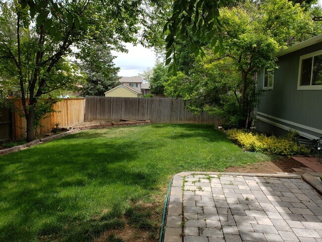 Building Photo - BEAUTIFUL HOME IN BROOMFIELD WITH FENCED IN YARD - AVAILABLE 8/6/26