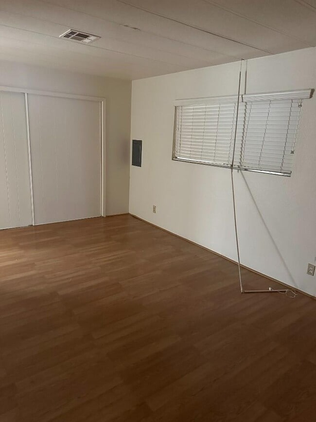 Building Photo - E Minnesota Ave