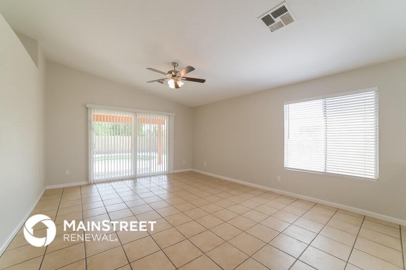 Building Photo - 9017 W Cambridge Ave