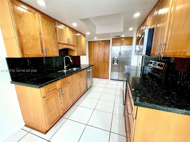 Building Photo - 1501 S Ocean Dr