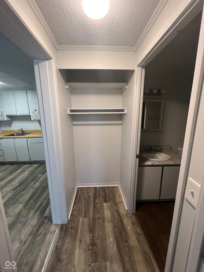 Building Photo - 2000 Indianapolis Rd