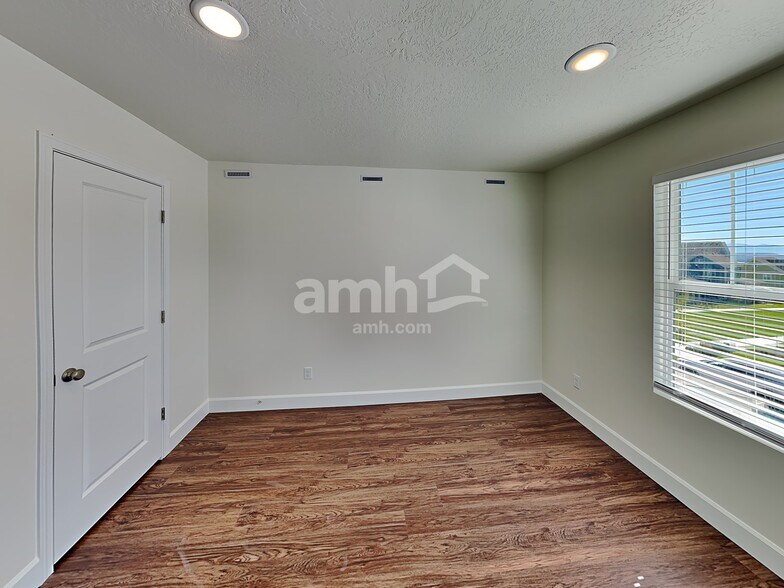 Building Photo - 6062 W Arranmore Dr