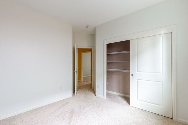 Building Photo - 11528 SE Verns Way