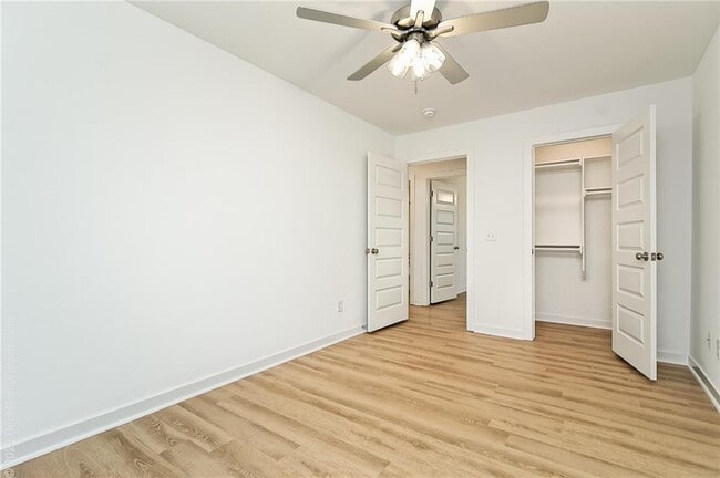 Building Photo - 5772 Holdcroft Dr