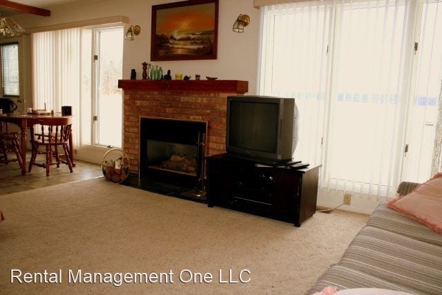Building Photo - 2 br, 1.5 bath House - 4865 Lakeview