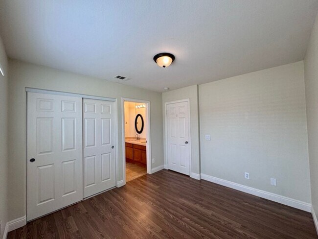 Building Photo - 4 bedroom Tierra Shores home for LEASE in ...