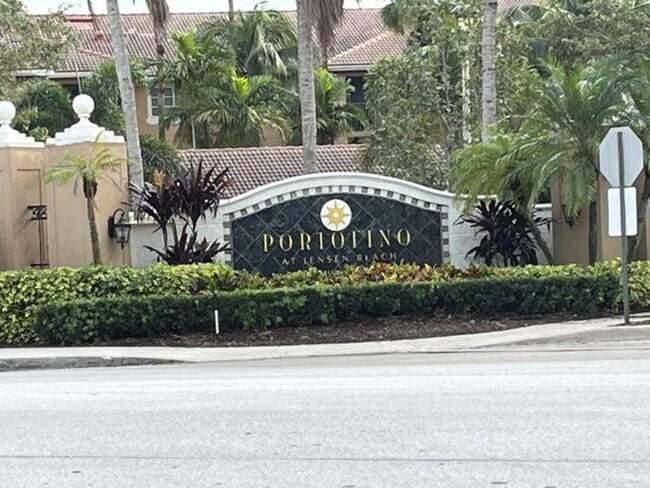 Building Photo - Portofino of jensen Beach