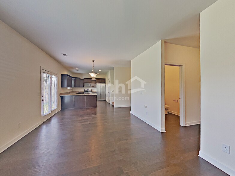 Building Photo - 4343 Freemark Dr