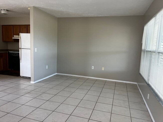 Building Photo - 558 Briarwood Rd