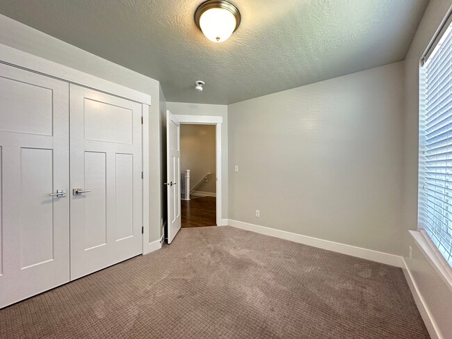 Building Photo - Great Home in Lehi Now Available!
