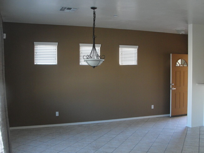 Building Photo - 7398 W Fargo Dr