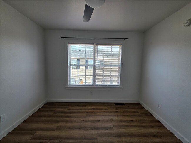 Building Photo - 2300 SE Jayel Terrace