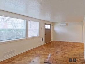 Building Photo - Glacier Tri-Plex