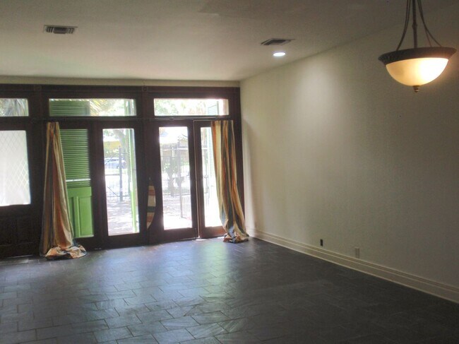 Building Photo - 2629 S Carrollton Ave