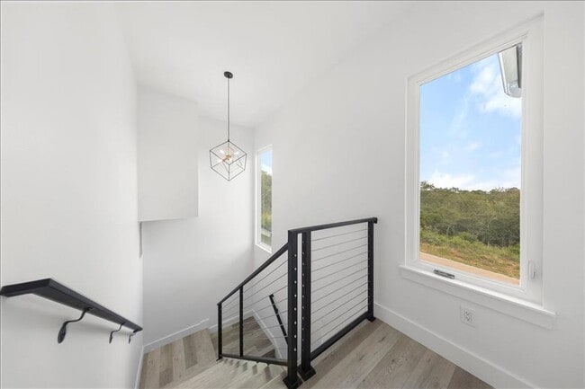 Building Photo - 110 Diamond Head Dr