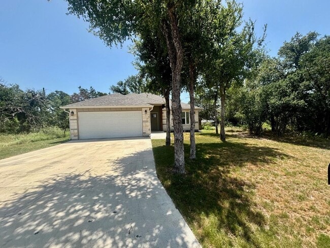 Building Photo - 713 Maple Ln