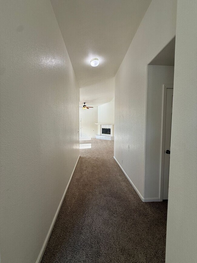 Building Photo - Rolling Hills Single Story Home Includes A...