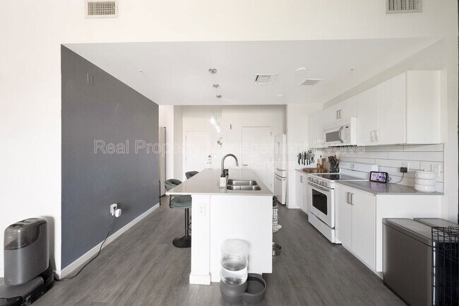 Building Photo - 1130 N 2nd St