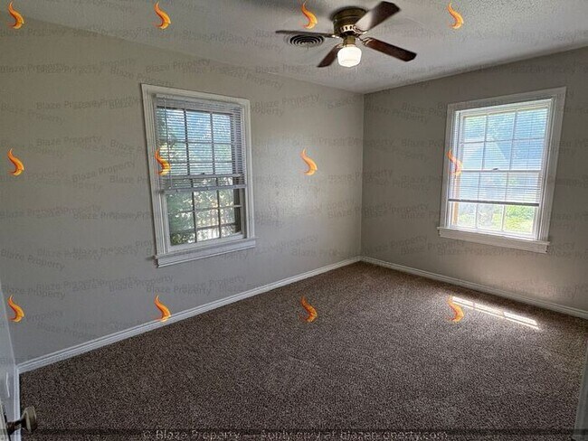 Building Photo - For Rent: 2 Bed | 1 Bath Home