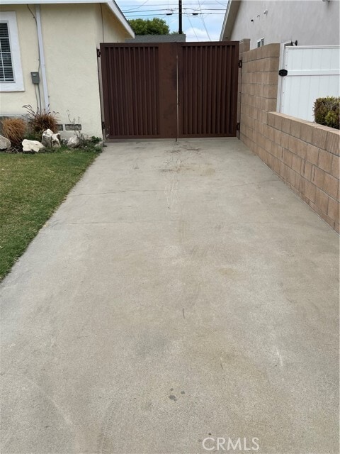 Building Photo - 18023 Grayland Ave