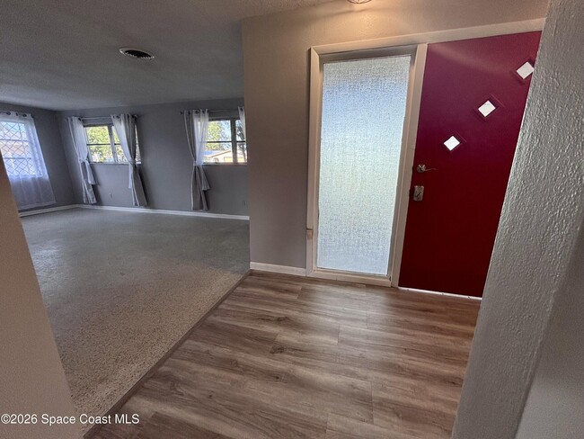Building Photo - 2201 Parsons Ave