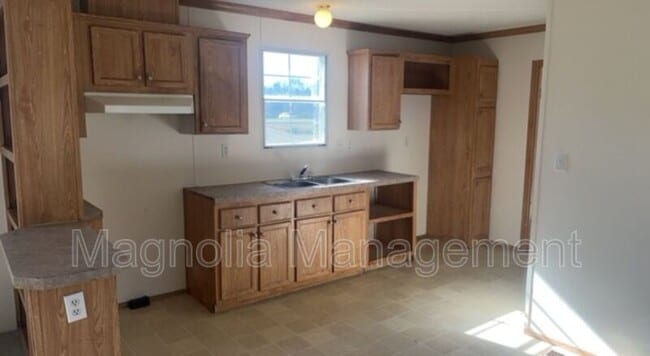 Building Photo - 1096 Tollie Weldon Rd