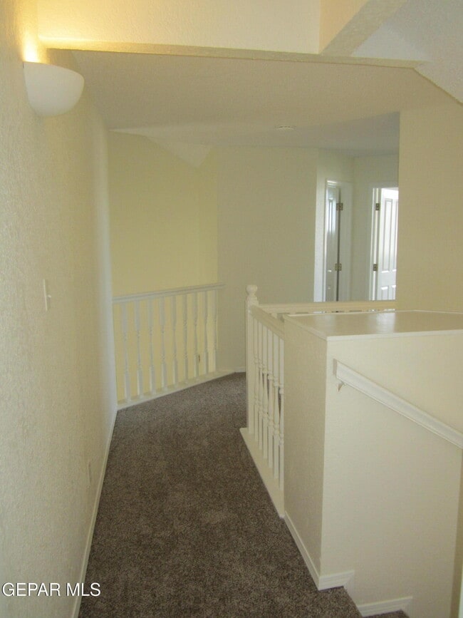 Building Photo - 538 Olmeca Dr