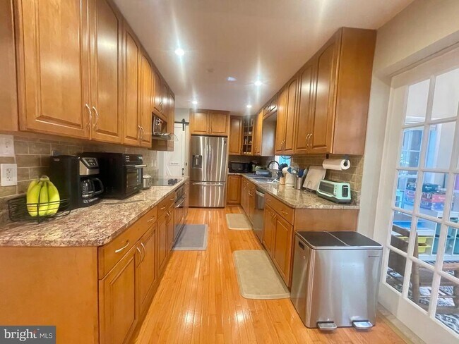 Building Photo - 9220 Burnetta Dr
