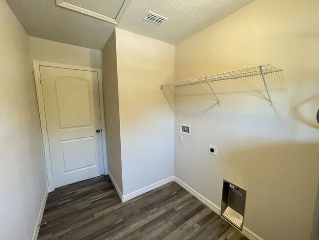 Building Photo - Poinciana Village-1630 Tench Ct Poinciana, FL 34759