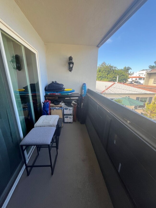 Building Photo - PERFECTLY LOCATED 1BD/1BA CONDO IN PACIFIC...