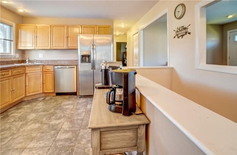 Building Photo - 99 Putney Dr