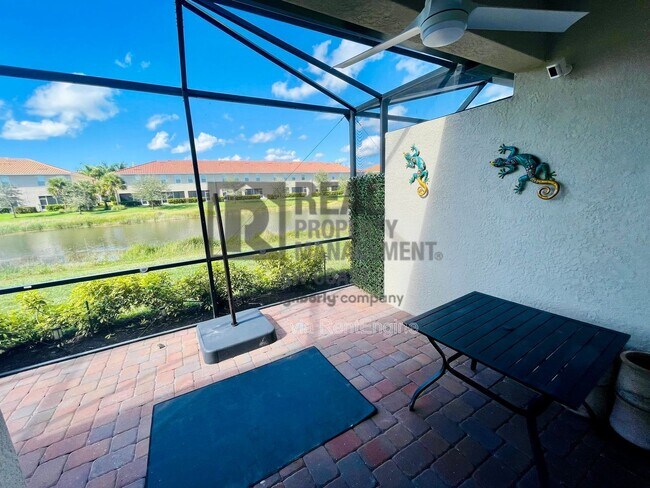 Building Photo - 2555 Vine Ave