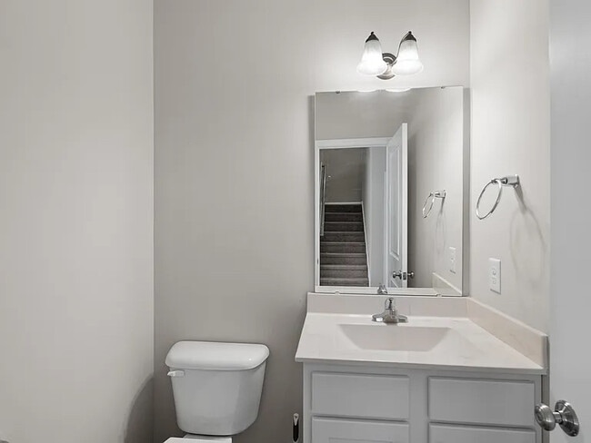 Building Photo - Room in House on Bounty Cir