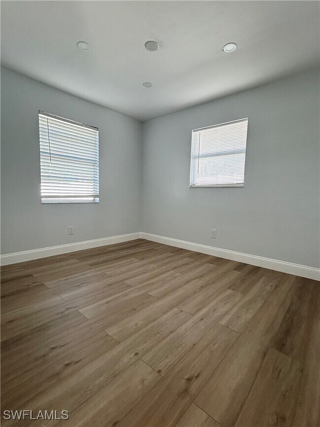 Building Photo - 1428 SE 20th Ave