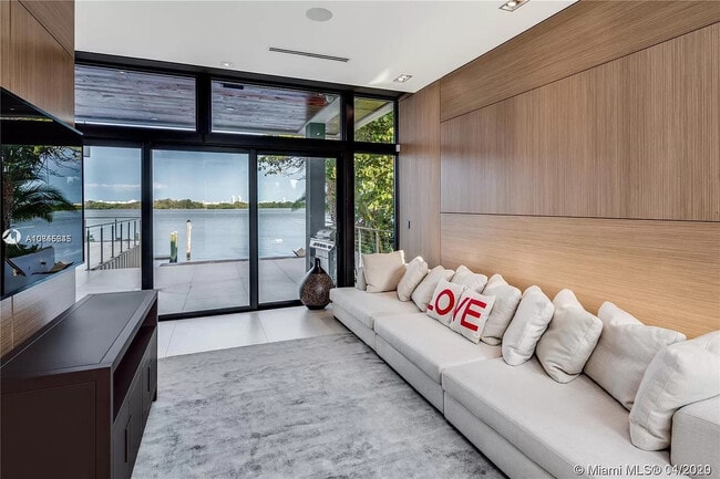 Building Photo - 7311 Belle Meade Island Dr