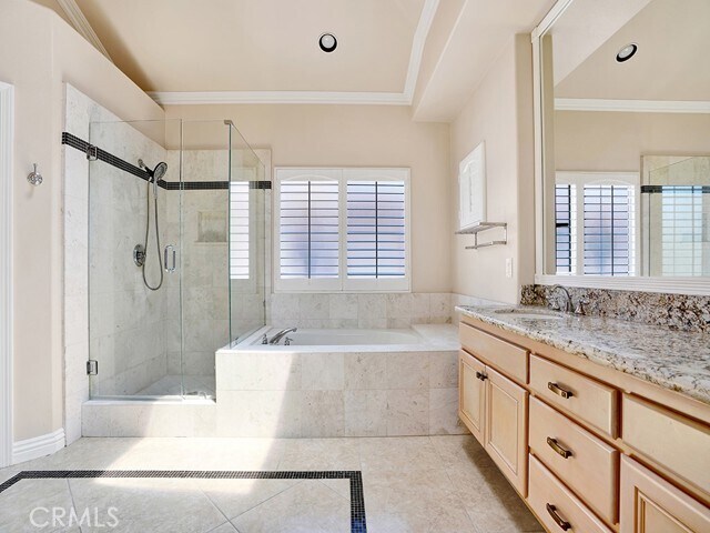 Building Photo - 2326 Pinehurst Dr