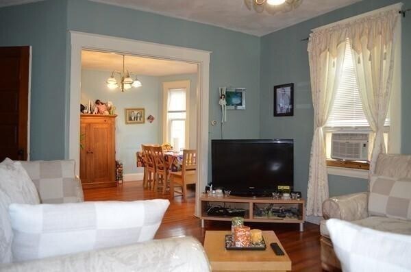 Building Photo - 19 Montfern Ave