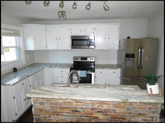 Building Photo - 9216 W 6th St