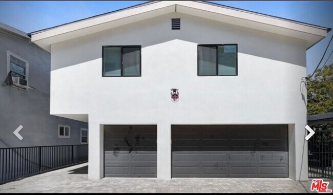 Building Photo - 4810 1/2-4810 1/2 Mascot St