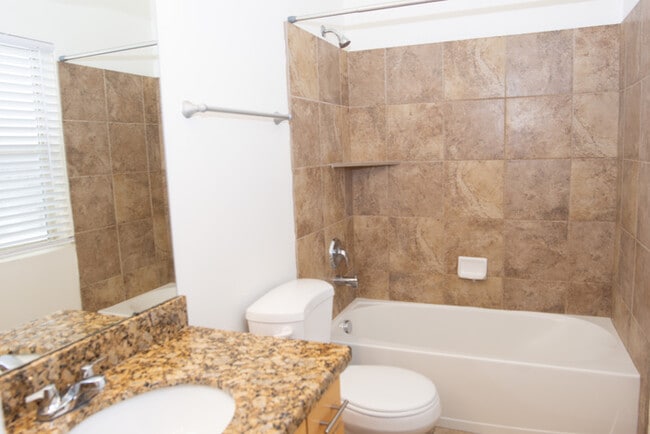 Building Photo - Incredible upper level 2 story condo