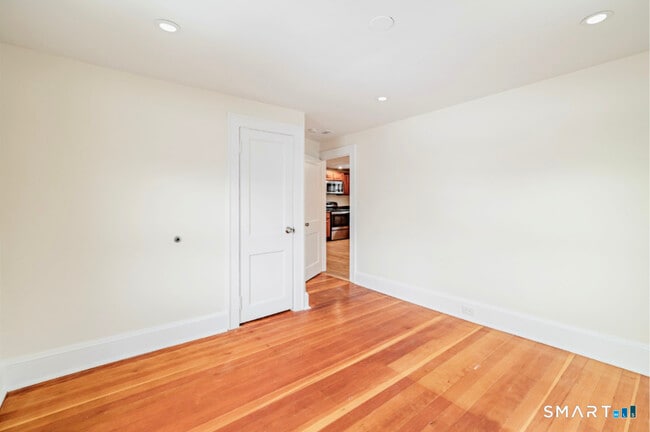 Building Photo - 8 Piney Ridge Rd