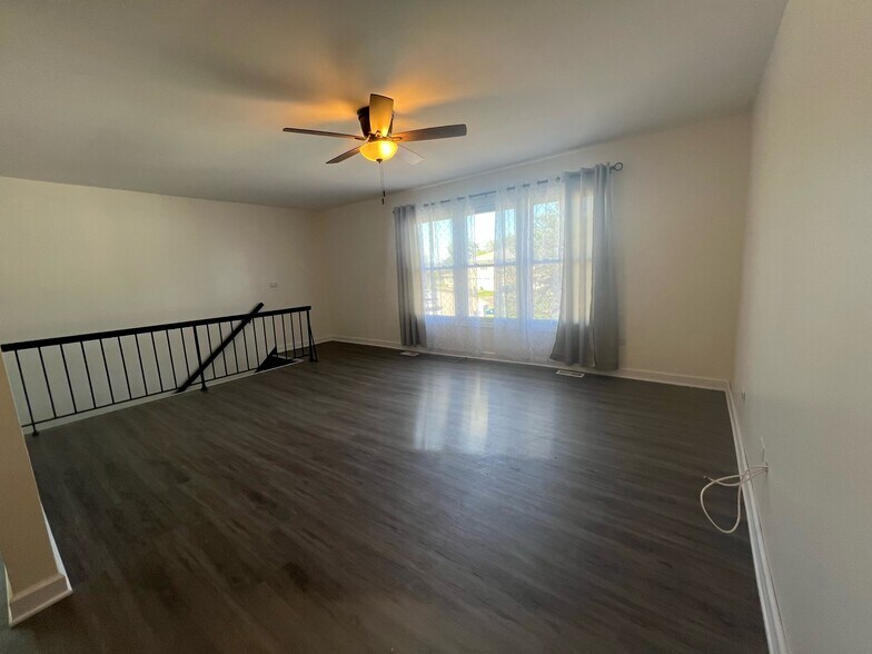 Front Room - 1115 Hampton Hbr